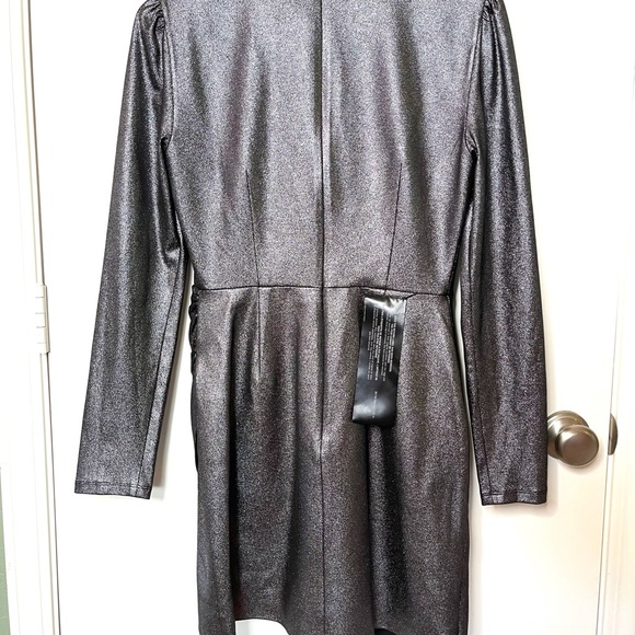 BCBGMAXAZRIA Silver Metallic Faux Wrap Mini Dress size 6 New Year's Eve dress - Picture 6 of 7